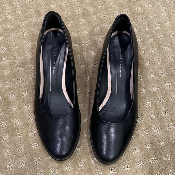 Ecco Elegant Black Leather Heels - Picture 1 of 3